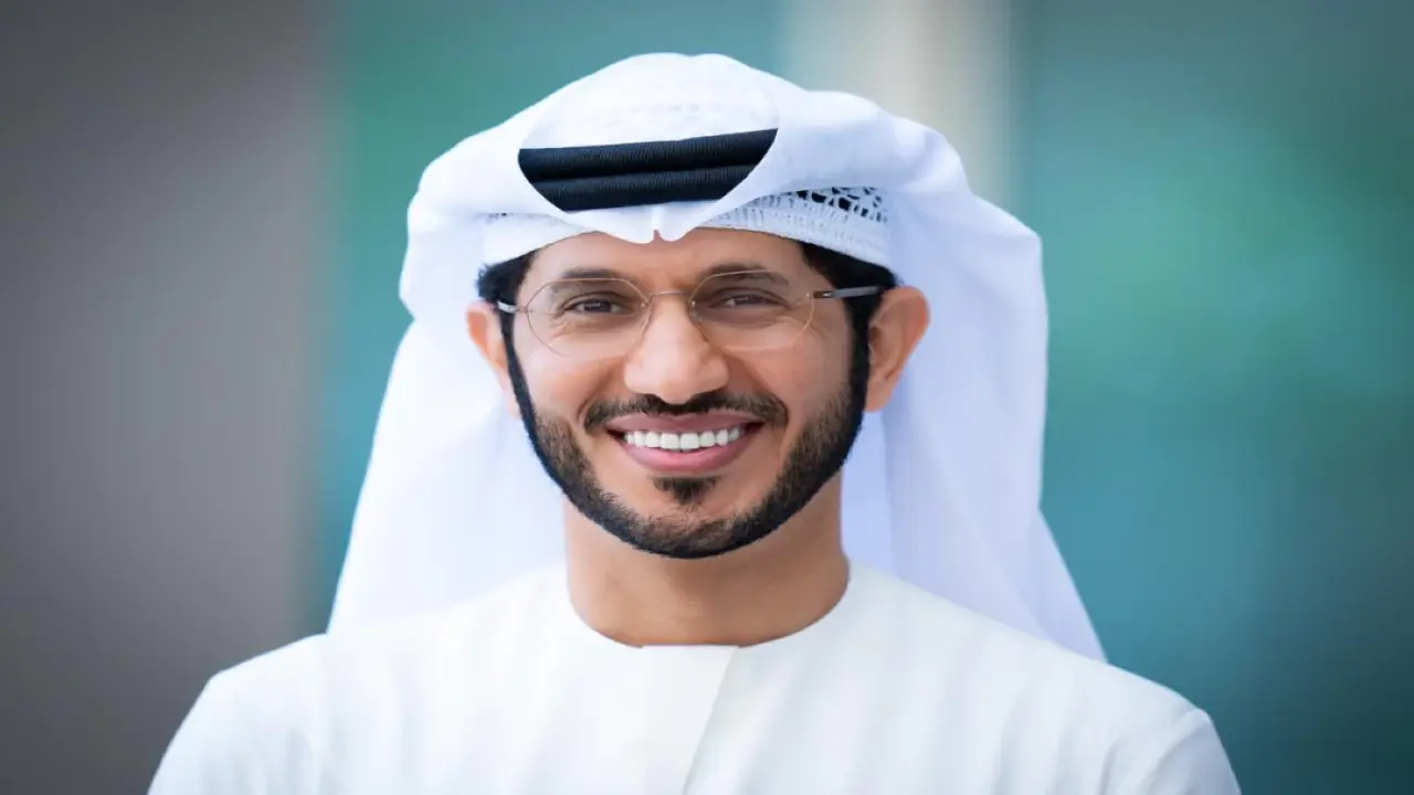 سعيد المري يحقق إنجازًا بارزًا في جوائز التعليم البريطاني